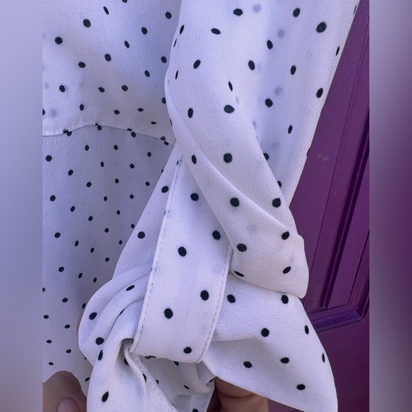 BCX silky lightweight blouse with black dot print Size small - Picture 5 of 5